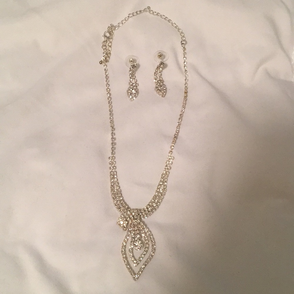 Necklace & Earring set